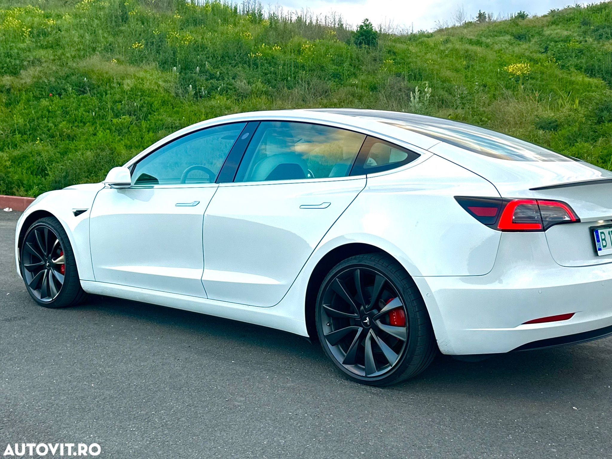Tesla Model 3 Langstreckenbatterie Allradantrieb Dual Motor Performance - 3