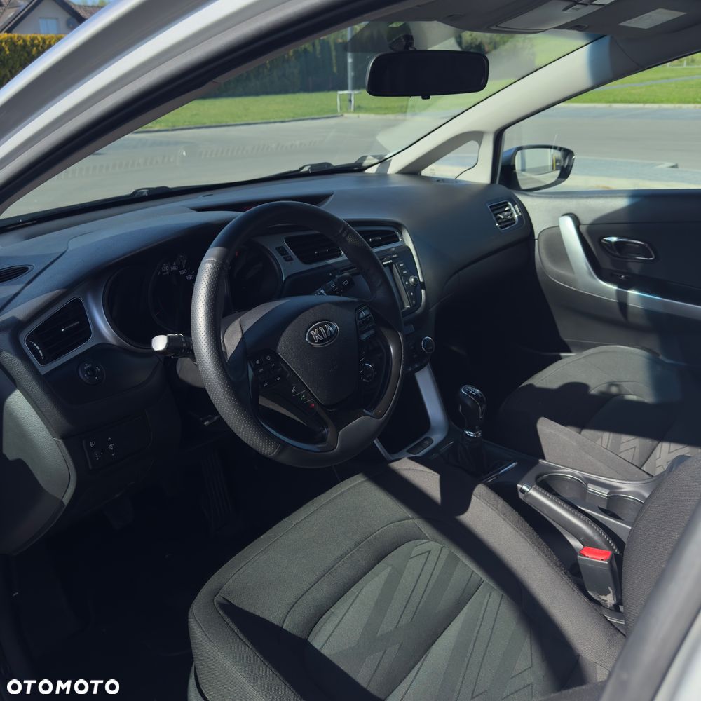 Kia Ceed - 9