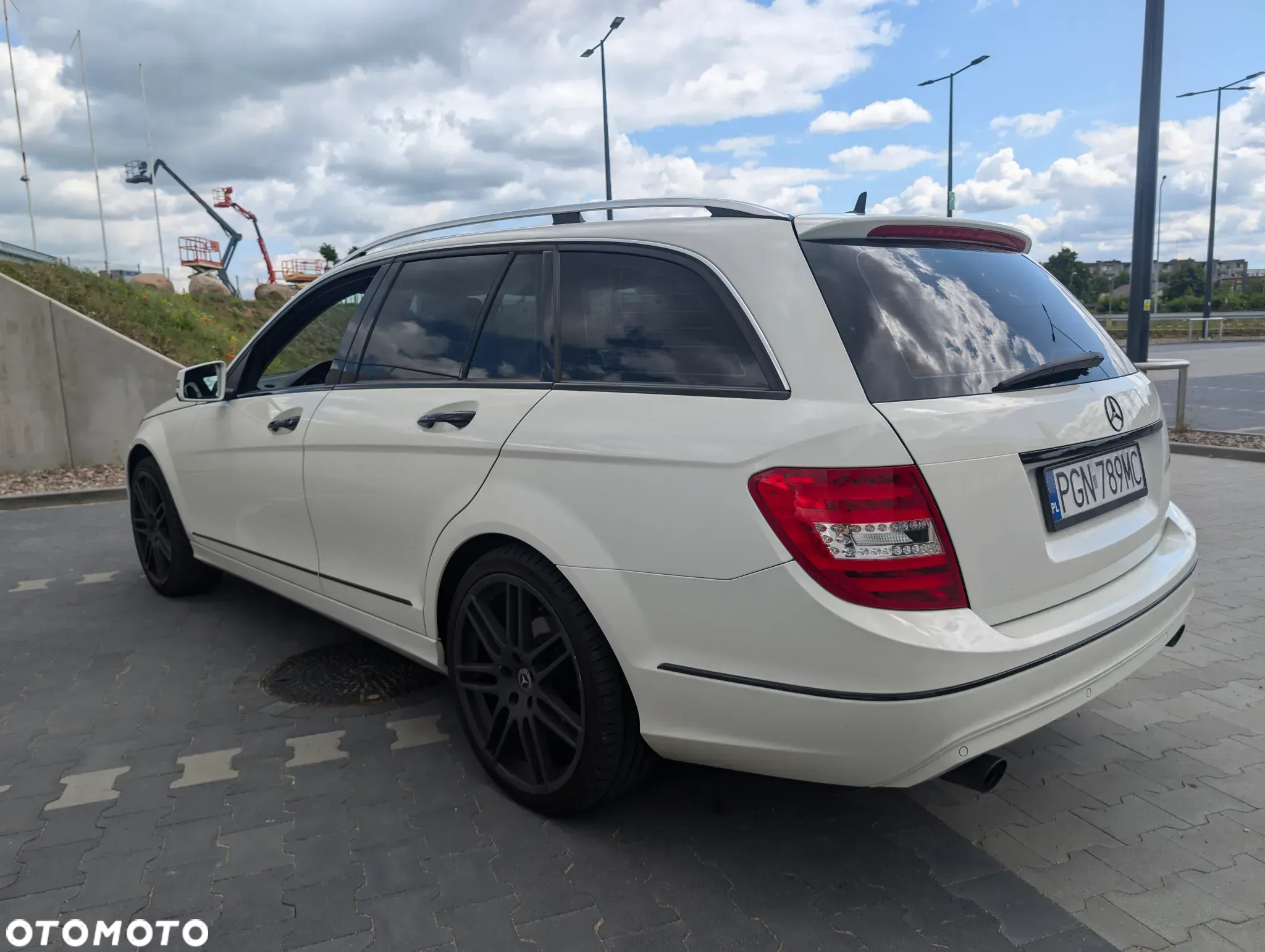 Mercedes-Benz Klasa C 180 T CGI Automatik BlueEFFICIENCY Avantgarde - 3