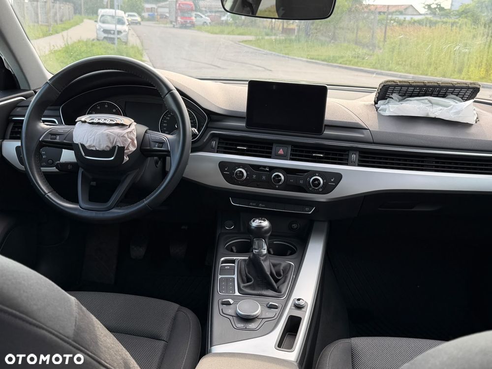 Audi A4 Avant 1.4 TFSI design - 12
