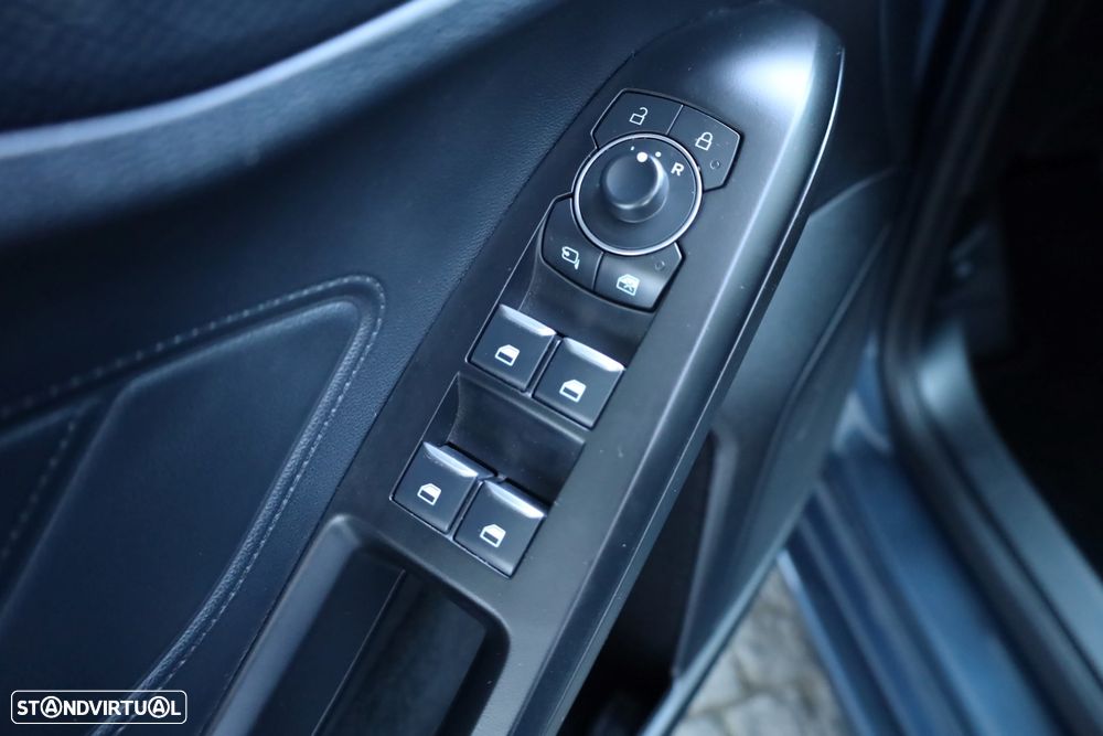 Ford Focus 1.0 EcoBoost MHEV ST-Line - 39
