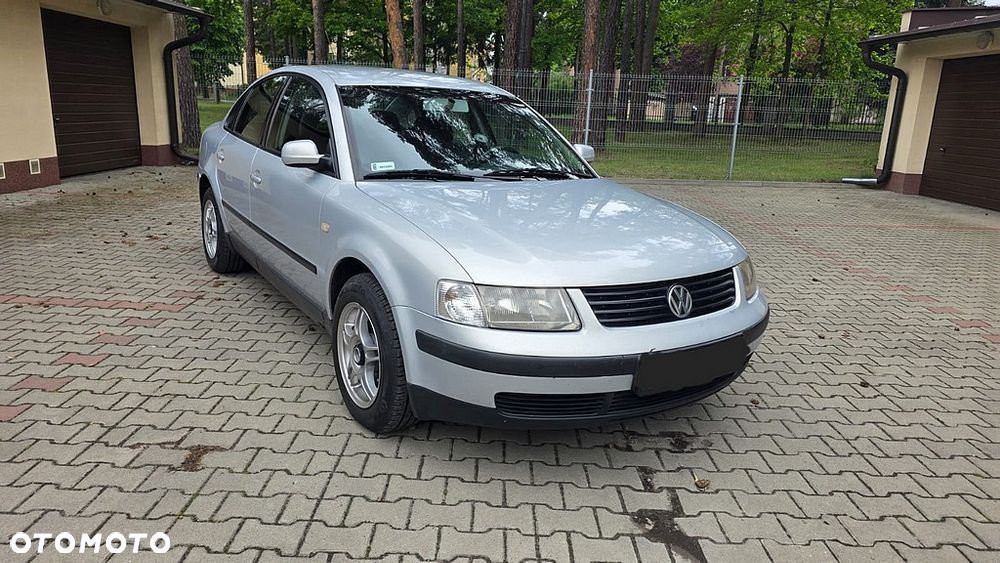 Volkswagen Passat 1.9 TDI Comfortline - 8