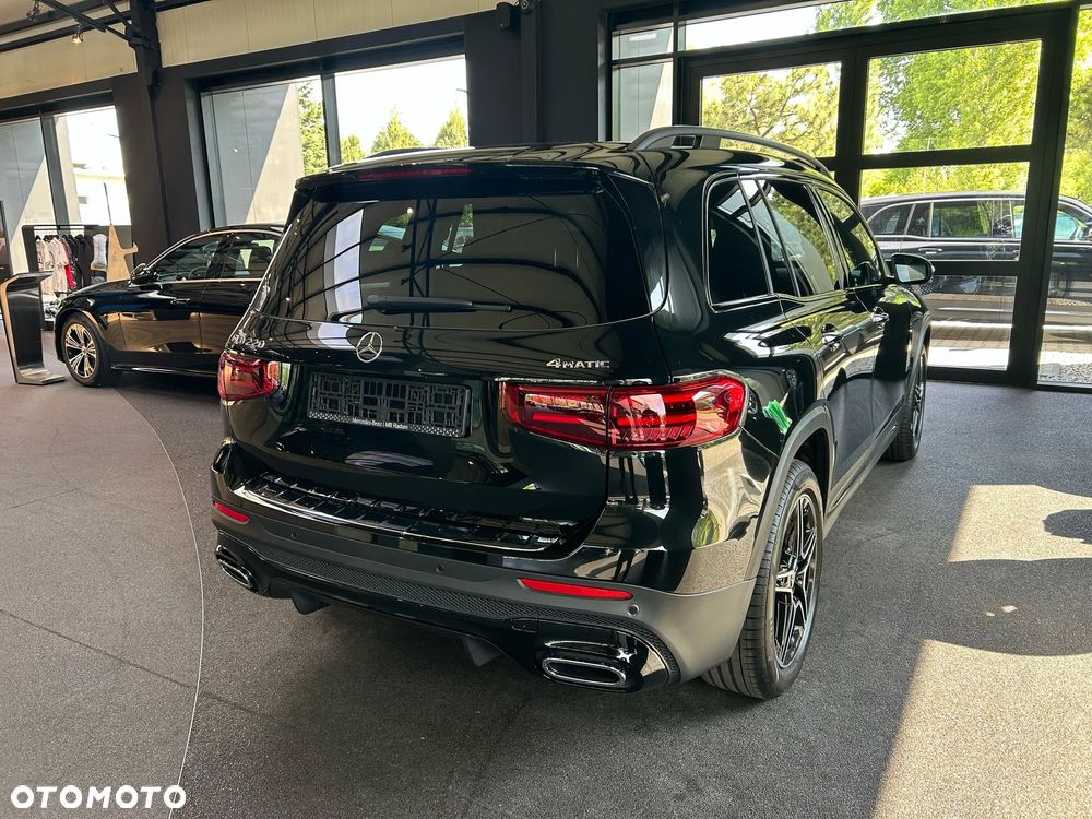 Mercedes-Benz GLB - 4