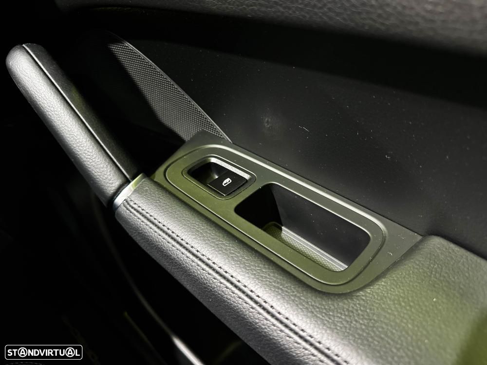 Porsche Cayenne Coupé E-Hybrid Platinum Edition - 36