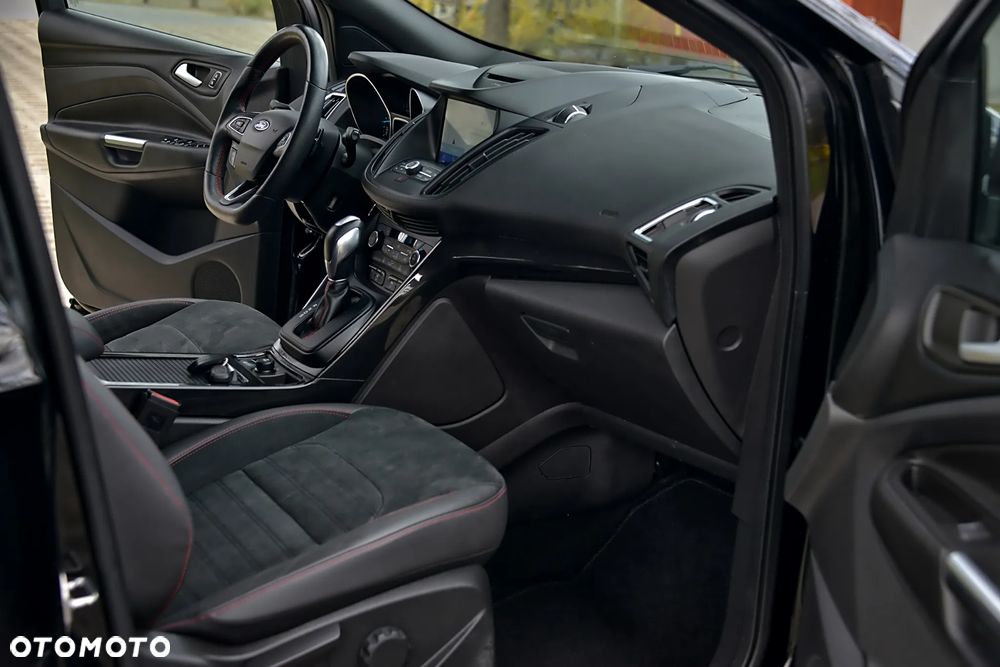 Ford Kuga 2.0 TDCi 4x4 ST-Line - 28