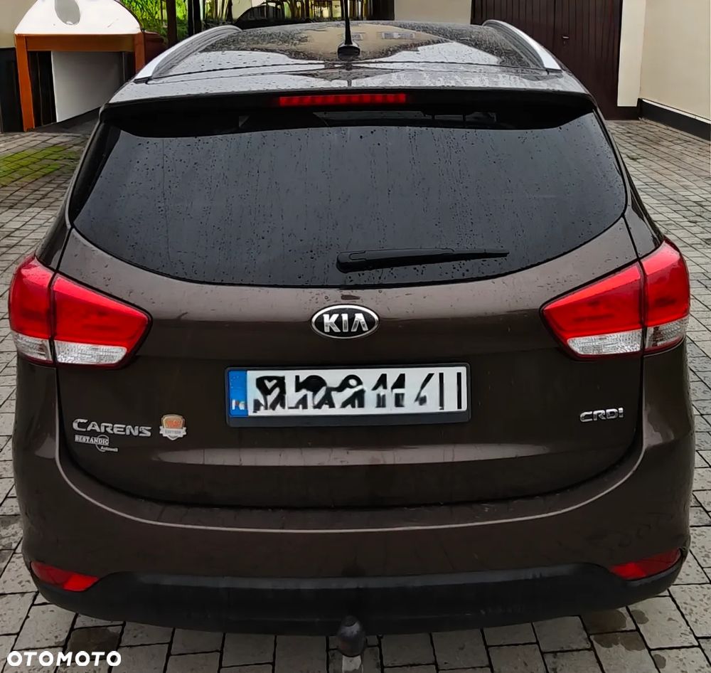 Kia Carens 1.7 CRDi M - 12