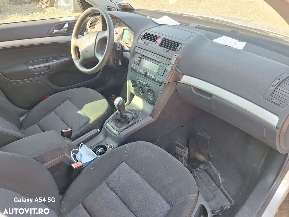 Dezmembrez Skoda Octavia 2 2.0 tdi BMM 4X4 cod culoare 9102 - 8