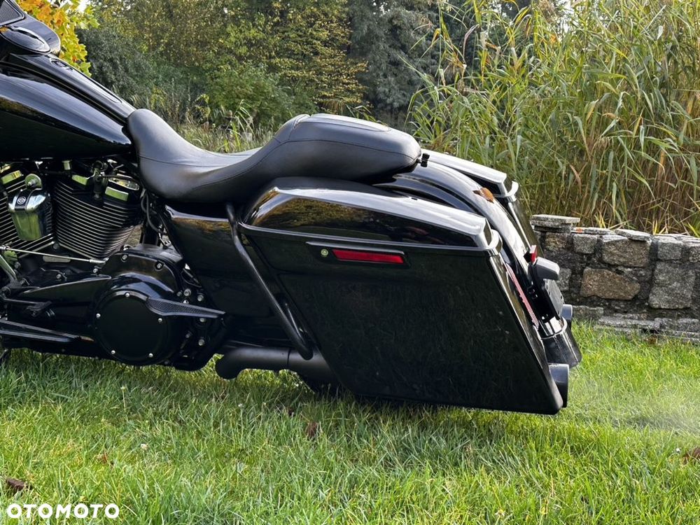 Harley-Davidson Touring Road Glide - 14
