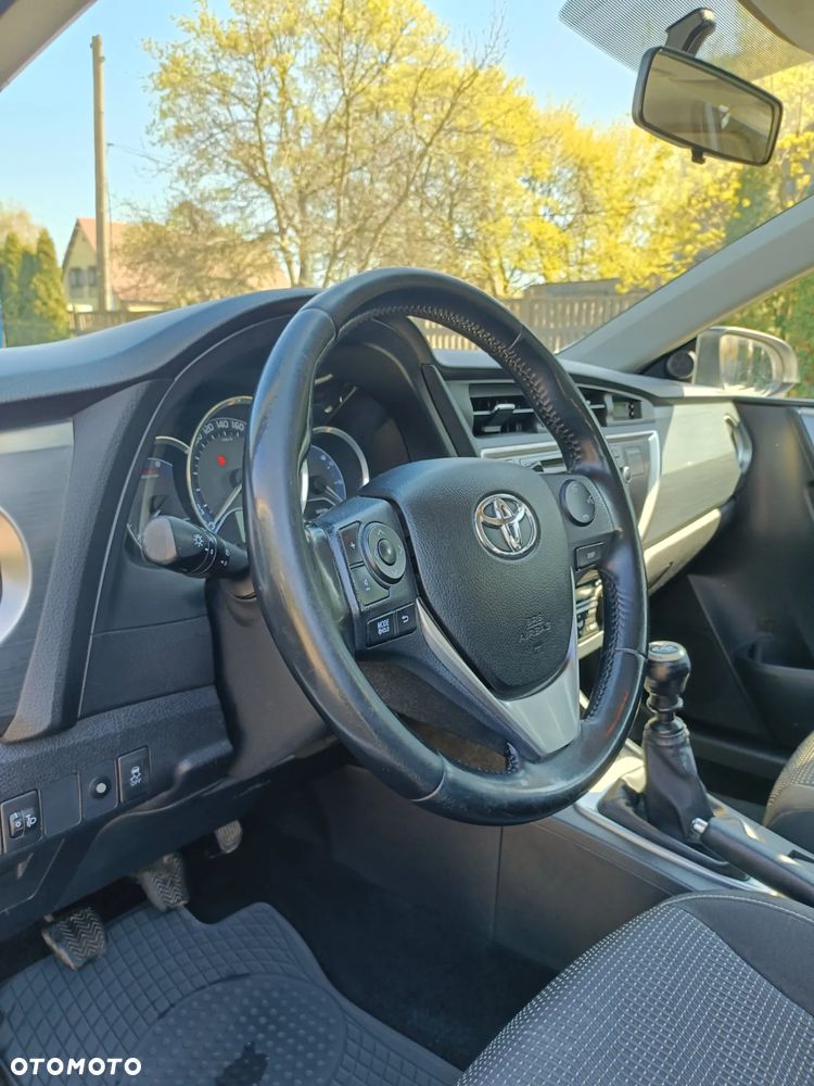 Toyota Auris 1.6 Prestige - 22