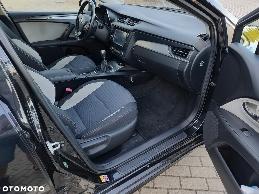 Toyota Avensis - 5
