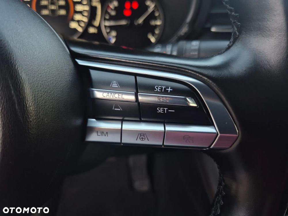 Mazda 3 e-SKYACTIV-G 122 M HYBRID EXCLUSIVE-LINE - 28