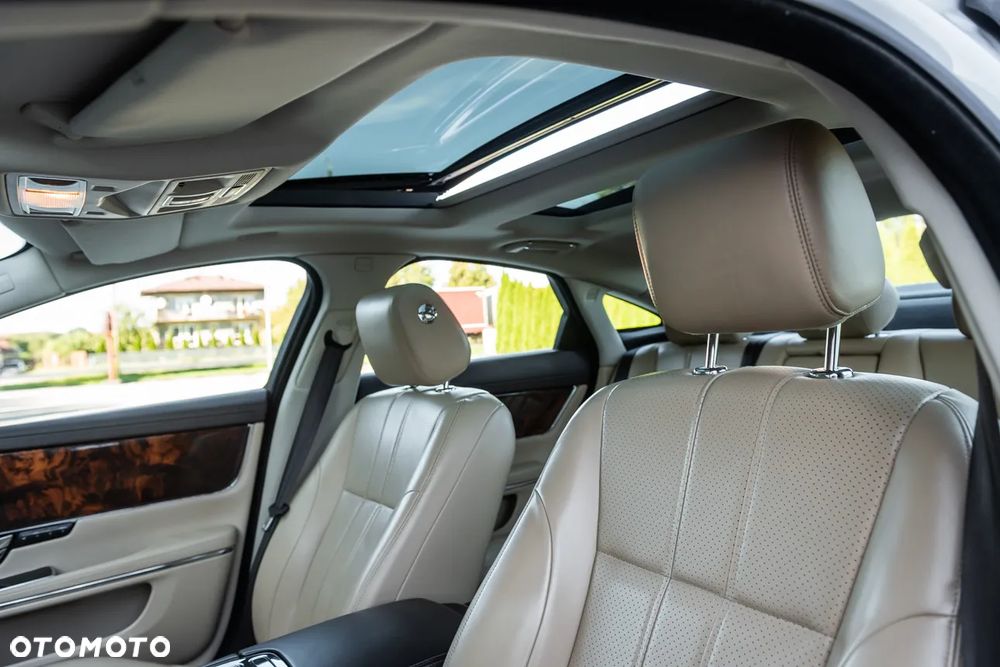 Jaguar XJ 3.0 V6 Kompressor AWD R-Sport - 19