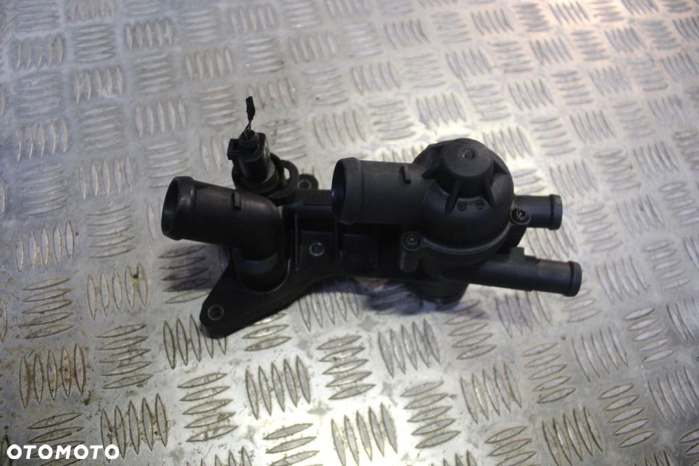 OBUDOWA TERMOSTATU VW FOX 1.2 03C121111B - 2