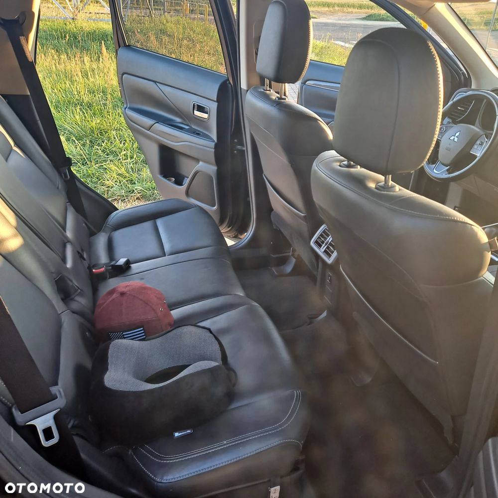 Mitsubishi Outlander - 7