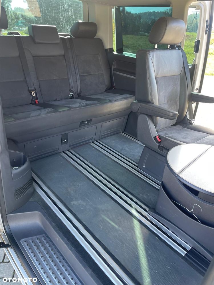 Volkswagen Multivan - 11