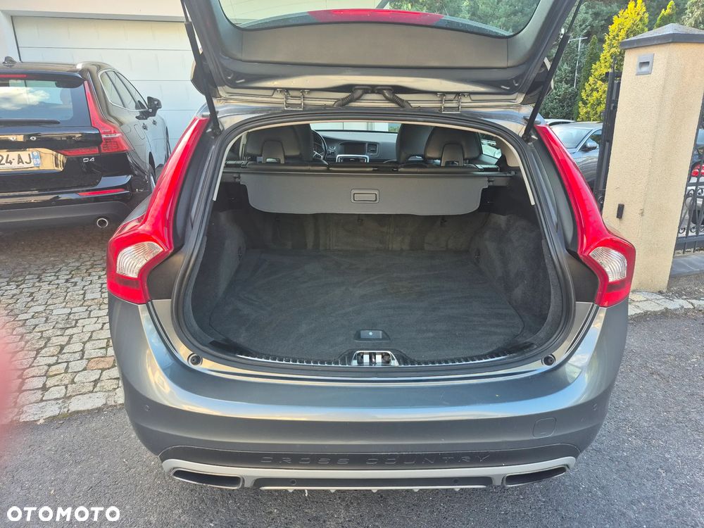 Volvo V60 Cross Country D3 Momentum - 34