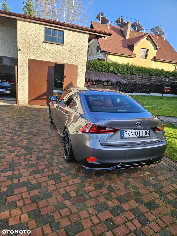 Lexus IS F Sport - 17