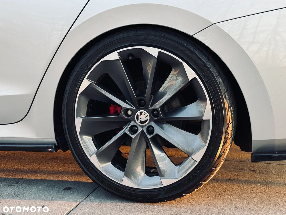 Skoda Octavia 2.0 TDI RS DSG - 15
