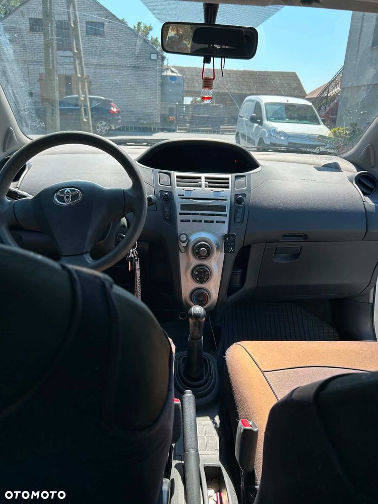 Toyota Yaris - 6
