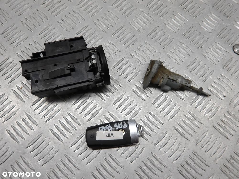 VW PASSAT B6 KOMBI 1.6TDI 2009r. STACYJKA KLUCZYK WKŁADKA - 2