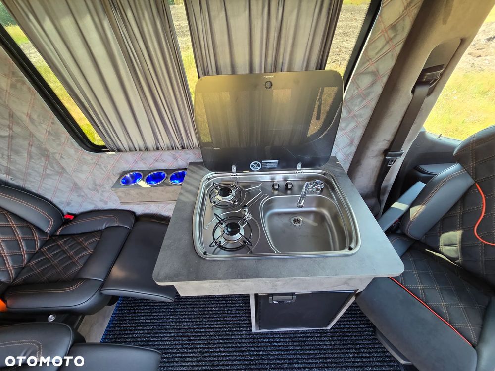 Mercedes-Benz Sprinter - 37