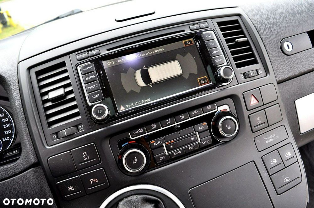 Volkswagen Multivan - 31