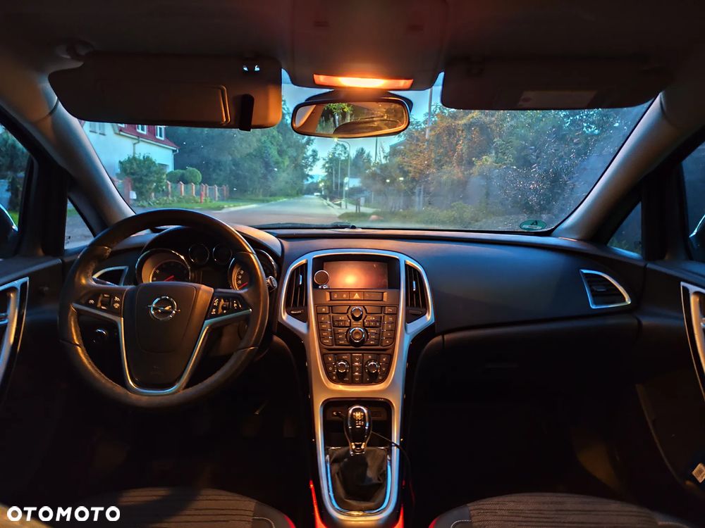 Opel Astra 1.4 T Active - 11