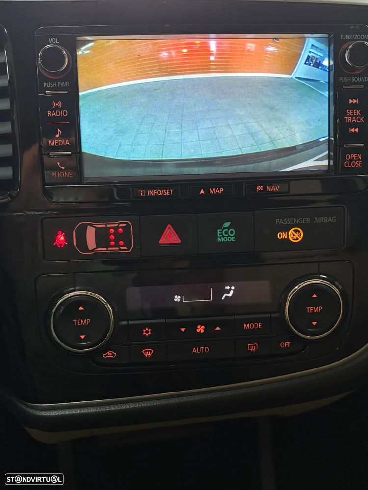 Mitsubishi Outlander 2.2 DI-D Intense Black Edition - 25