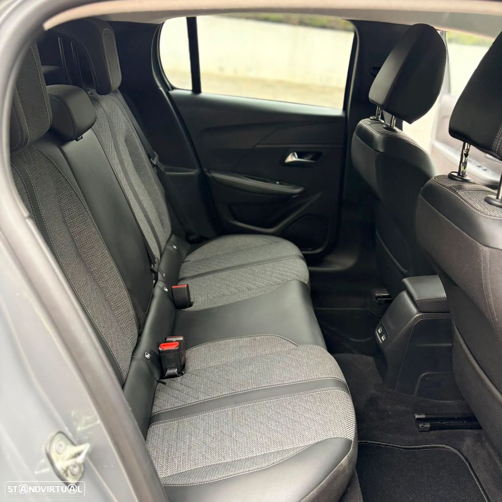Peugeot e-208 Style - 12