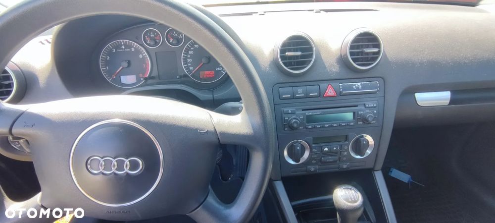 Audi A3 Sportback 2.0 FSI Attraction - 11