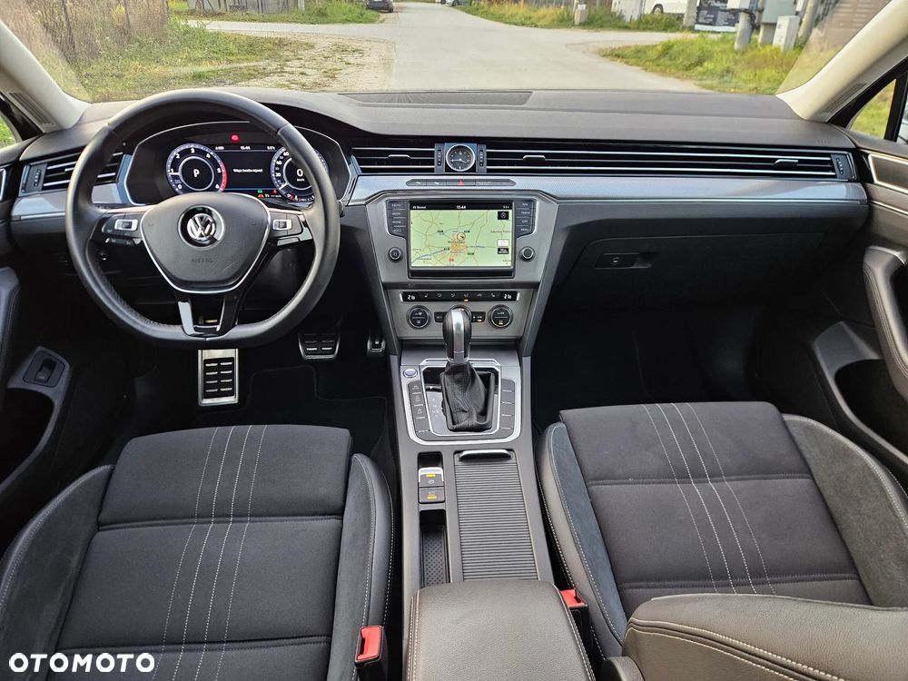 Volkswagen Passat Variant 2.0 TDI SCR 4Motion DSG Highline - 23