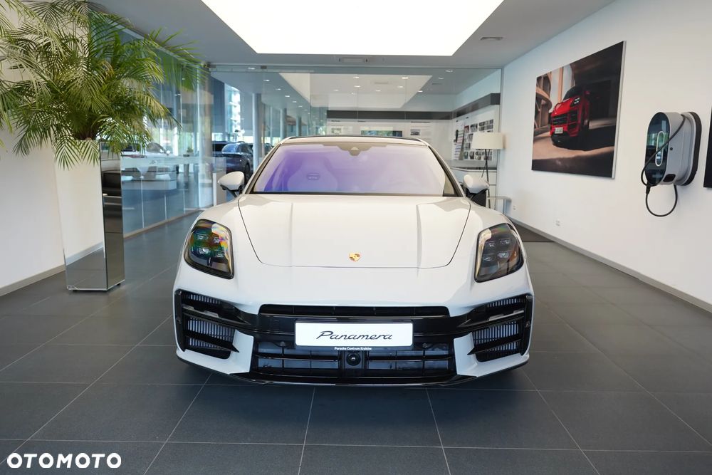 Porsche Panamera - 4