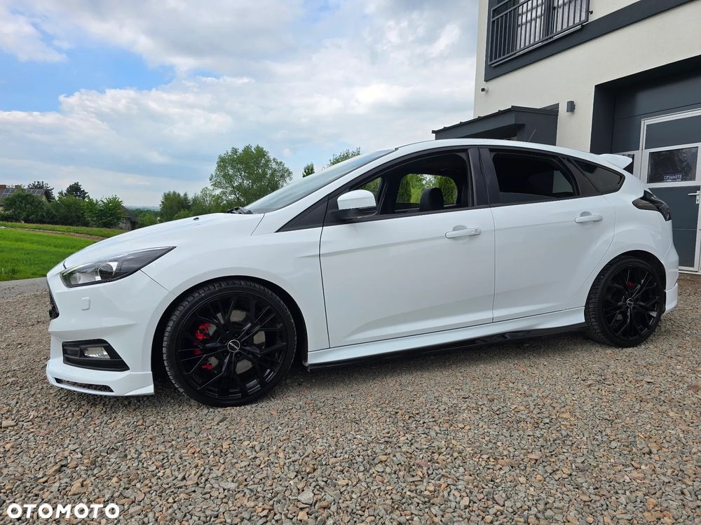 Ford Focus - 1