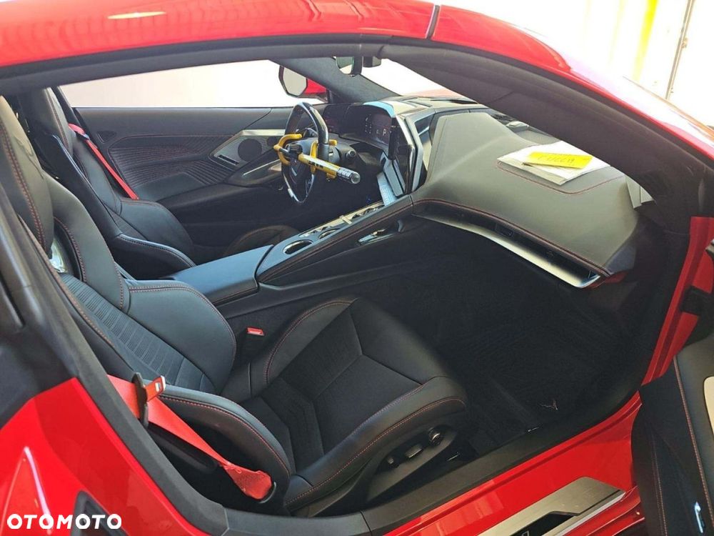 Chevrolet Corvette - 14