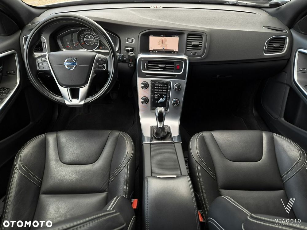 Volvo V60 D3 Momentum - 14