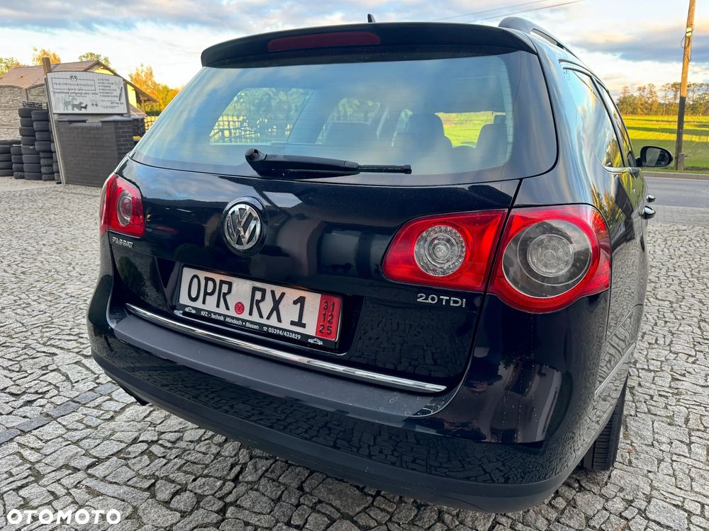 Volkswagen Passat 2.0 TDI Comfortline - 14
