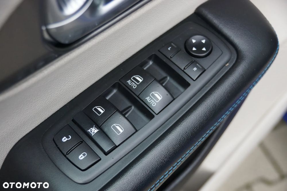 Chrysler Pacifica - 22