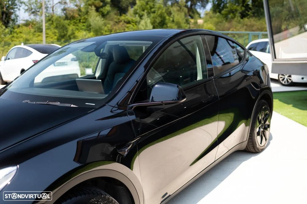 Tesla Model Y Long Range RWD - 16
