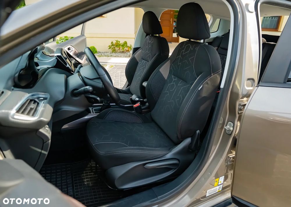 Peugeot 2008 BlueHDi 100 STOP & START Style - 28