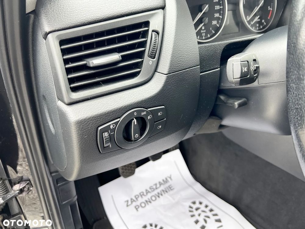 BMW X1 sDrive18d - 24