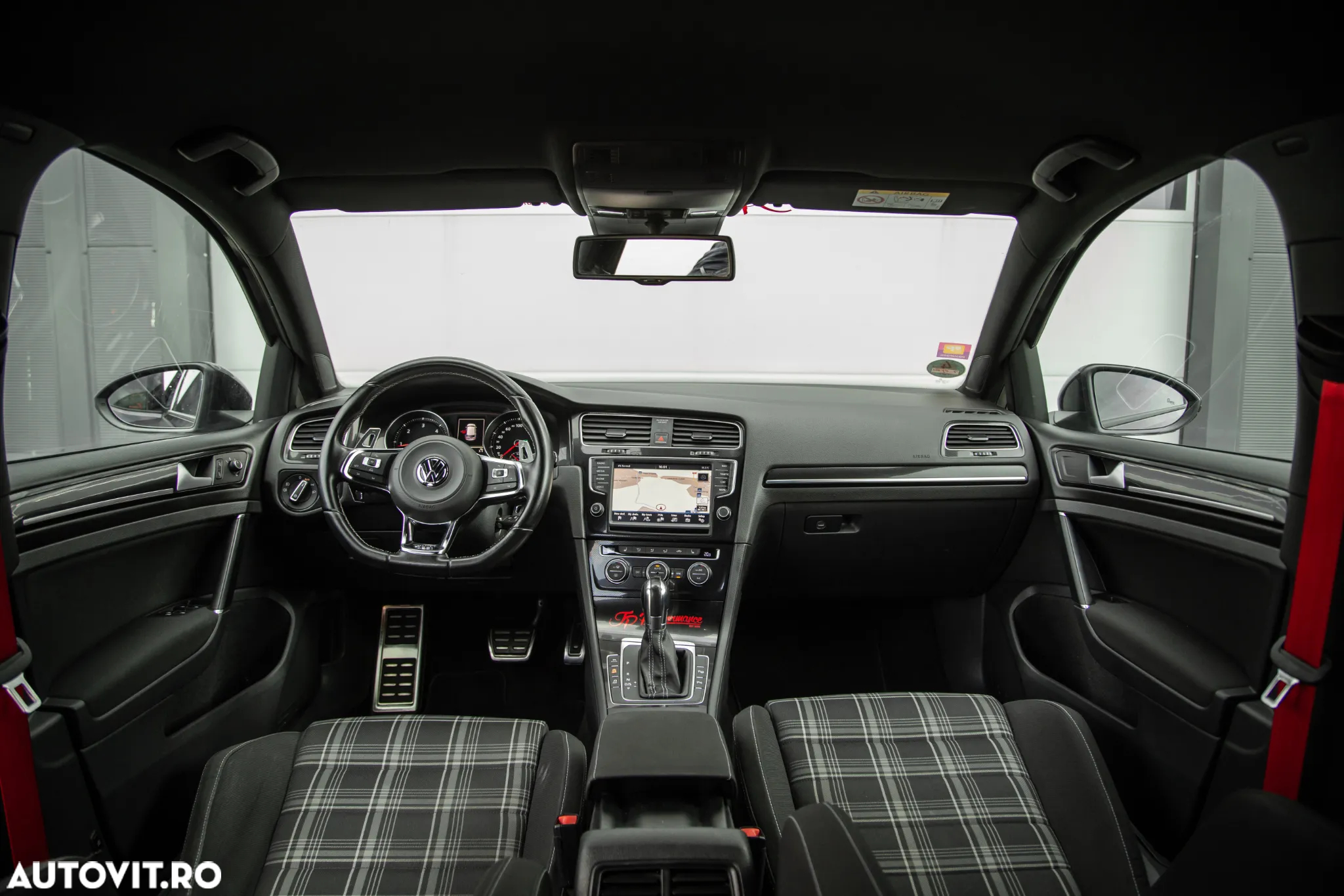 Volkswagen Golf - 17