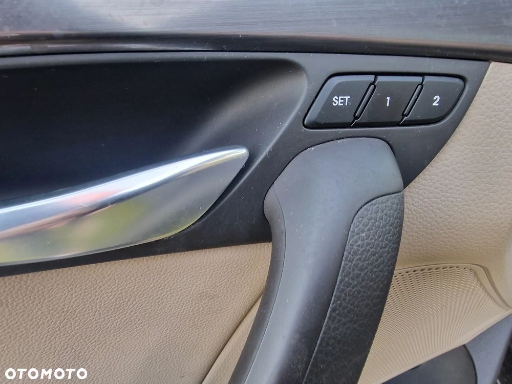 Hyundai i40 Kombi 1.7 CRDi DCT Premium - 17