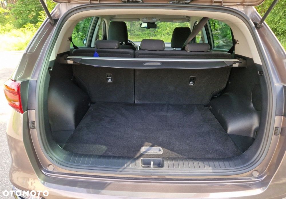 Kia Sportage 1.6 GDI 2WD DREAM-TEAM EDITION - 33