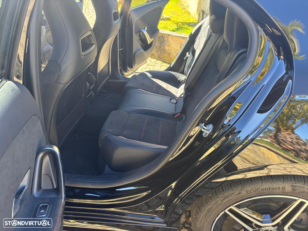 Mercedes-Benz A 250 e 8G-DCT AMG Line - 17