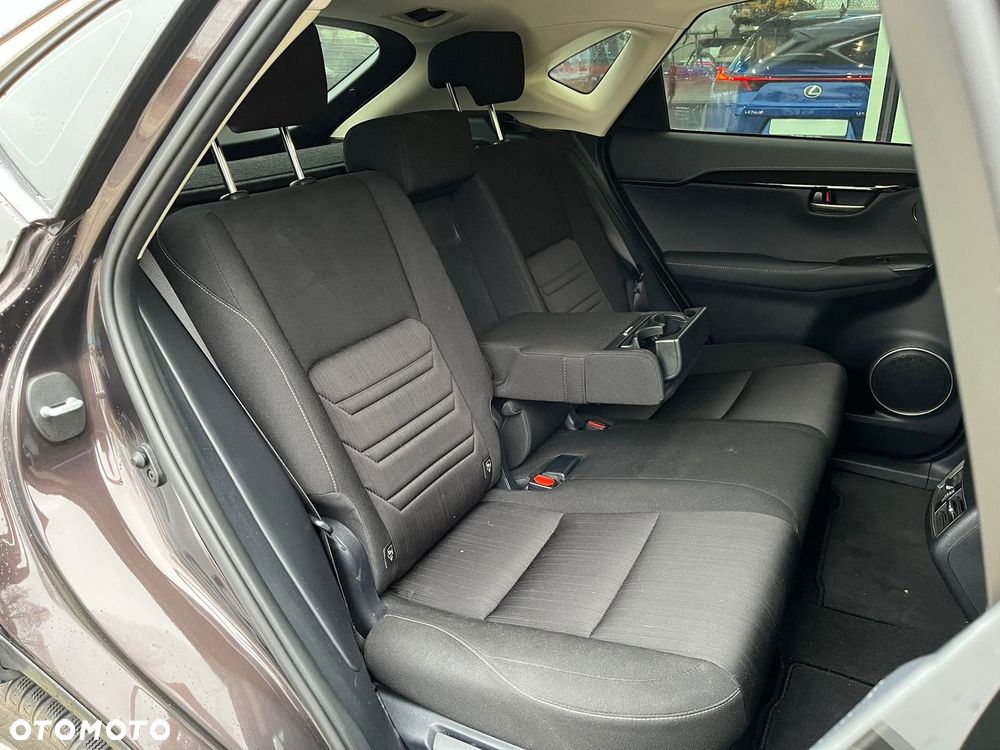 Lexus NX 300h Elite AWD - 25