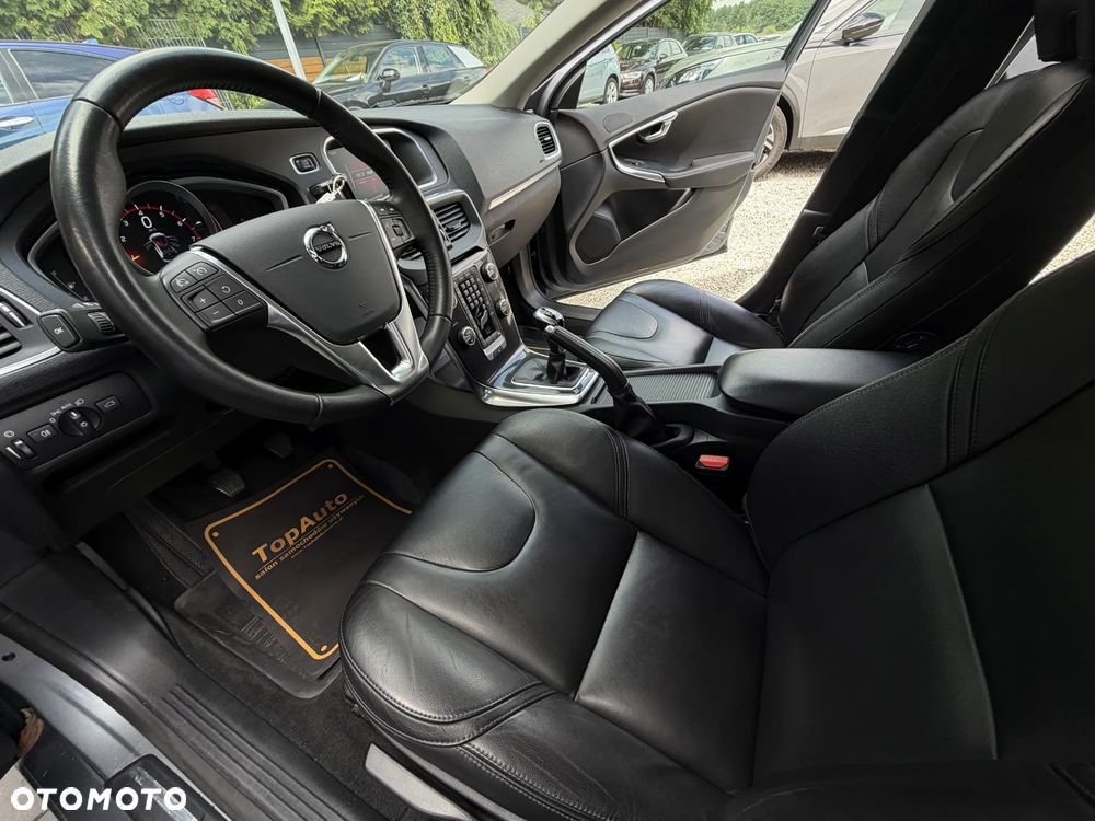 Volvo V40 T3 Momentum - 18