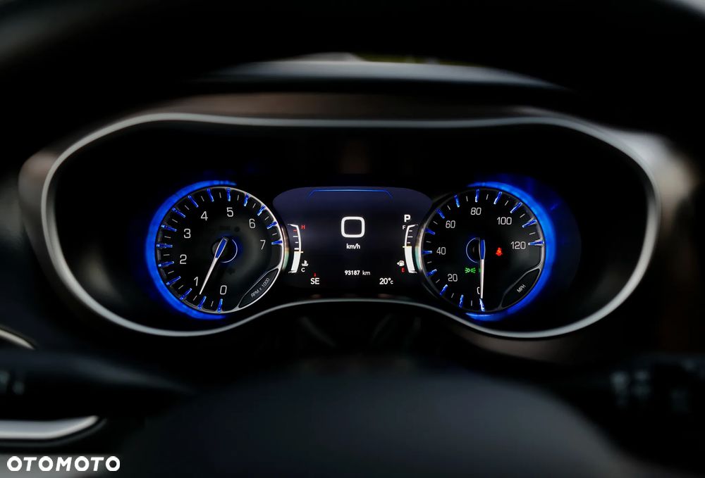 Chrysler Pacifica - 27