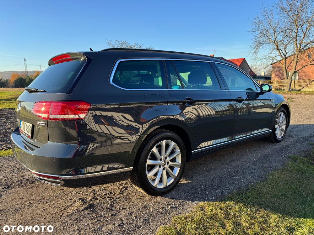 Volkswagen Passat Variant 2.0 TDI SCR DSG 4Motion Elegance - 11