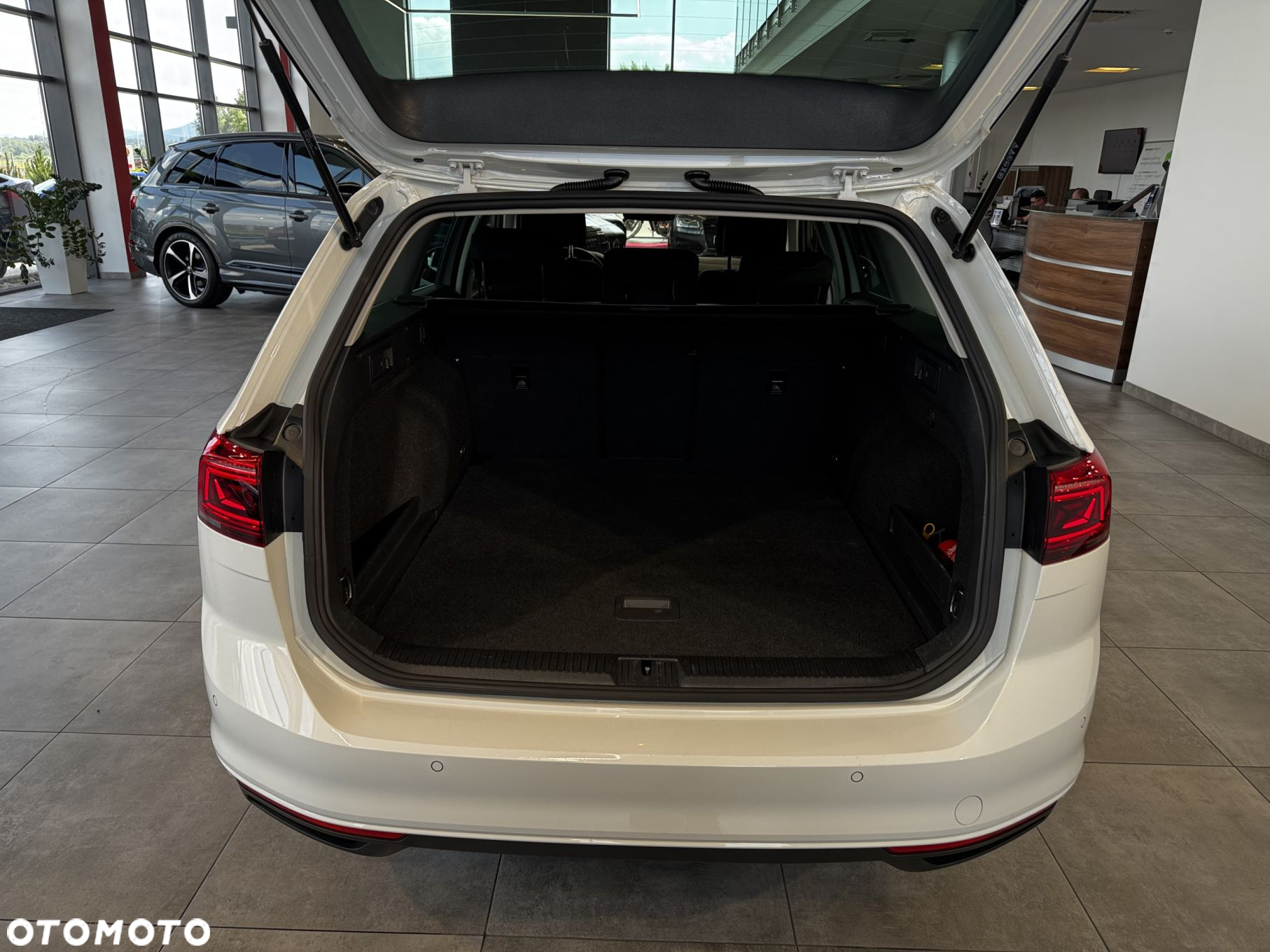 Volkswagen Passat - 13