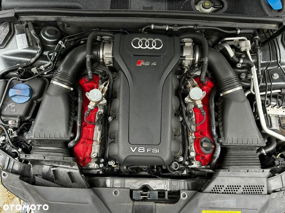 Audi RS4 Avant - 26